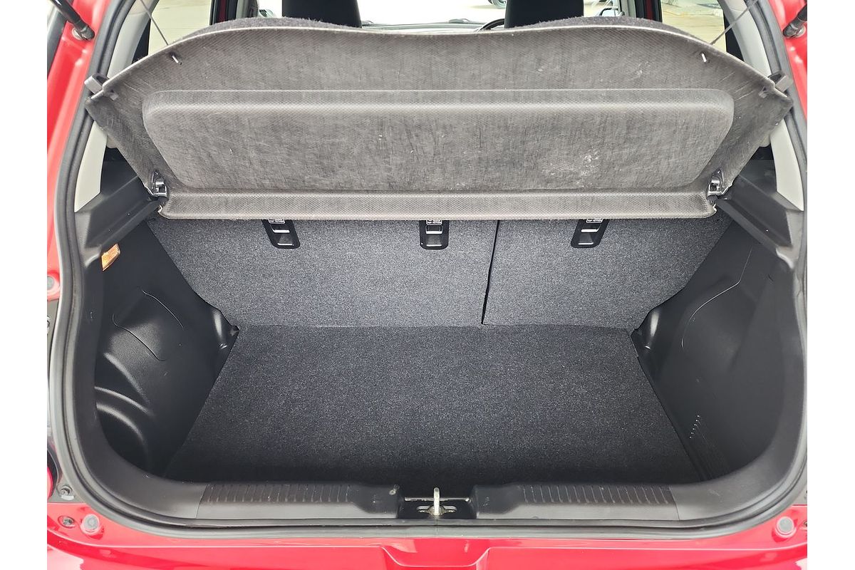 2015 Mazda 2 Maxx DJ Series