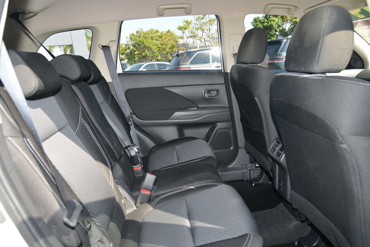 2021 Mitsubishi Outlander ES ZL