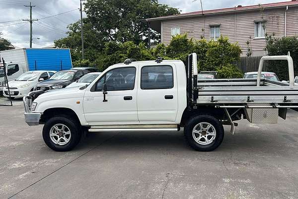 2004 Toyota Hilux  VZN167R 4X4