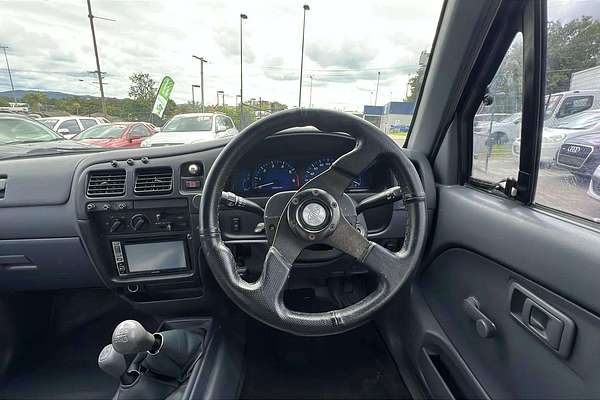 2004 Toyota Hilux  VZN167R 4X4