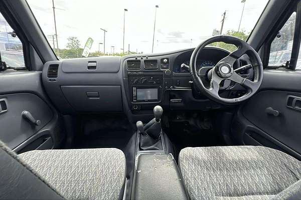 2004 Toyota Hilux  VZN167R 4X4