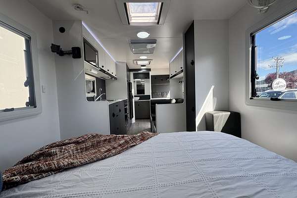 2025 Viscount V3 Couples Premium