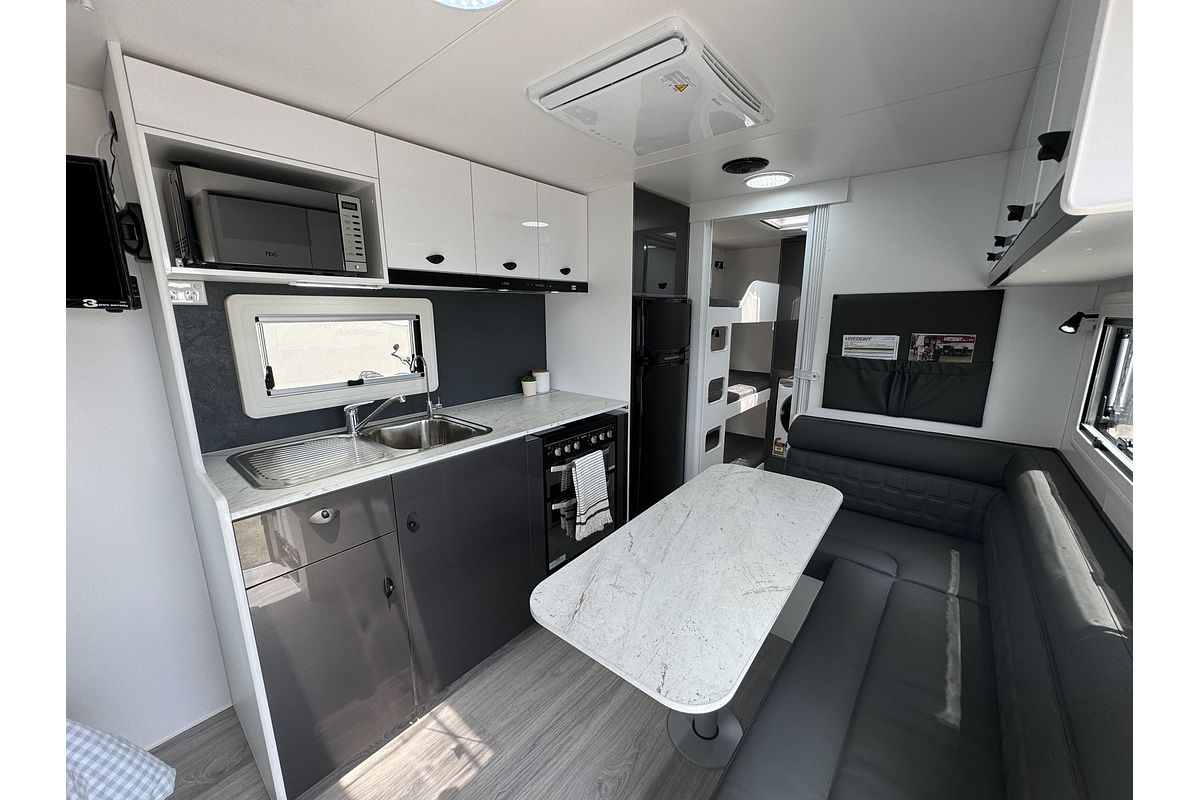 2025 Viscount V2 Family - 3 Bunk Premium