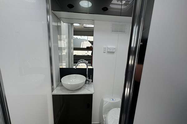2025 Viscount V2 Family - 3 Bunk Premium