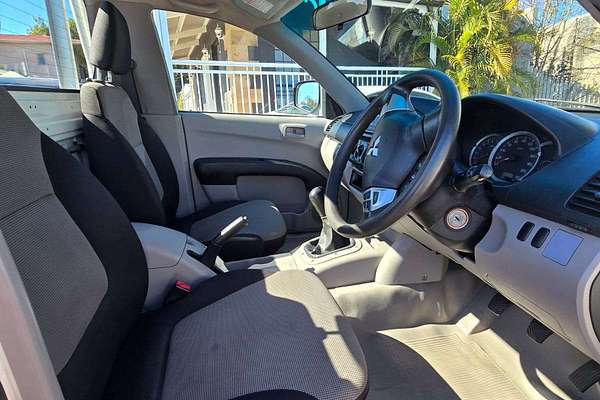 2014 Mitsubishi Triton GL MN Rear Wheel Drive