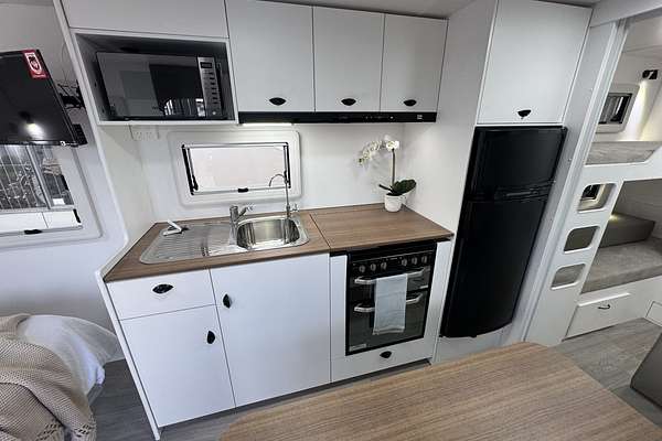 2025 Viscount V2 Family 2 Bunk