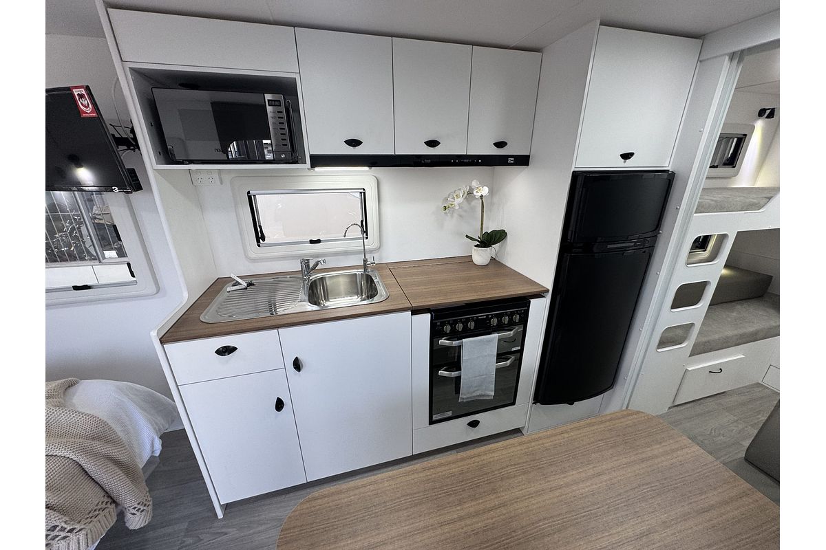 2025 Viscount V2 Family 2 Bunk