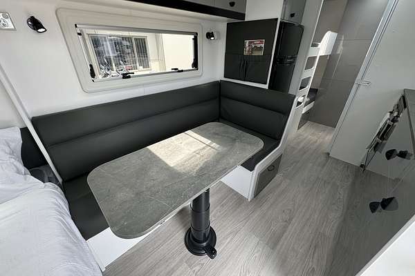 2025 Viscount V2 Family 2 Bunk EW