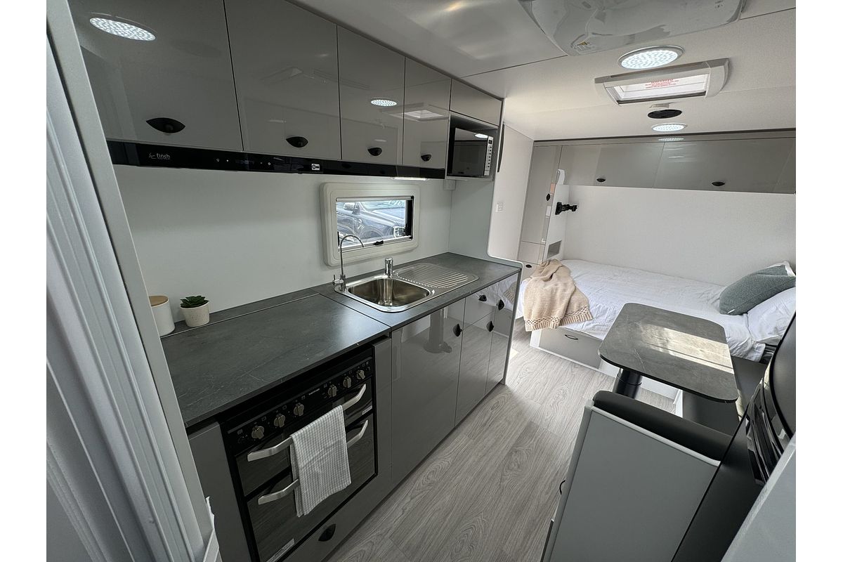 2025 Viscount V2 Family 2 Bunk EW