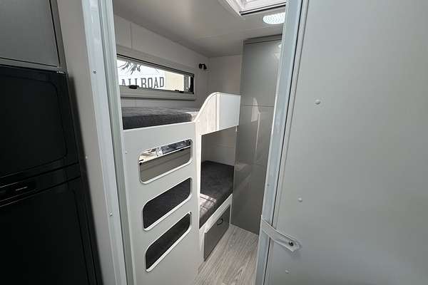 2025 Viscount V2 Family 2 Bunk EW
