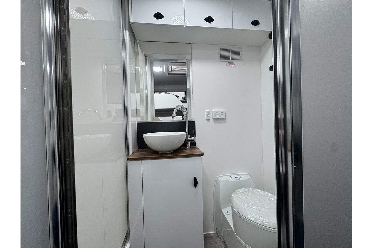 2025 Viscount V3 Family - 3 Bunk Premium