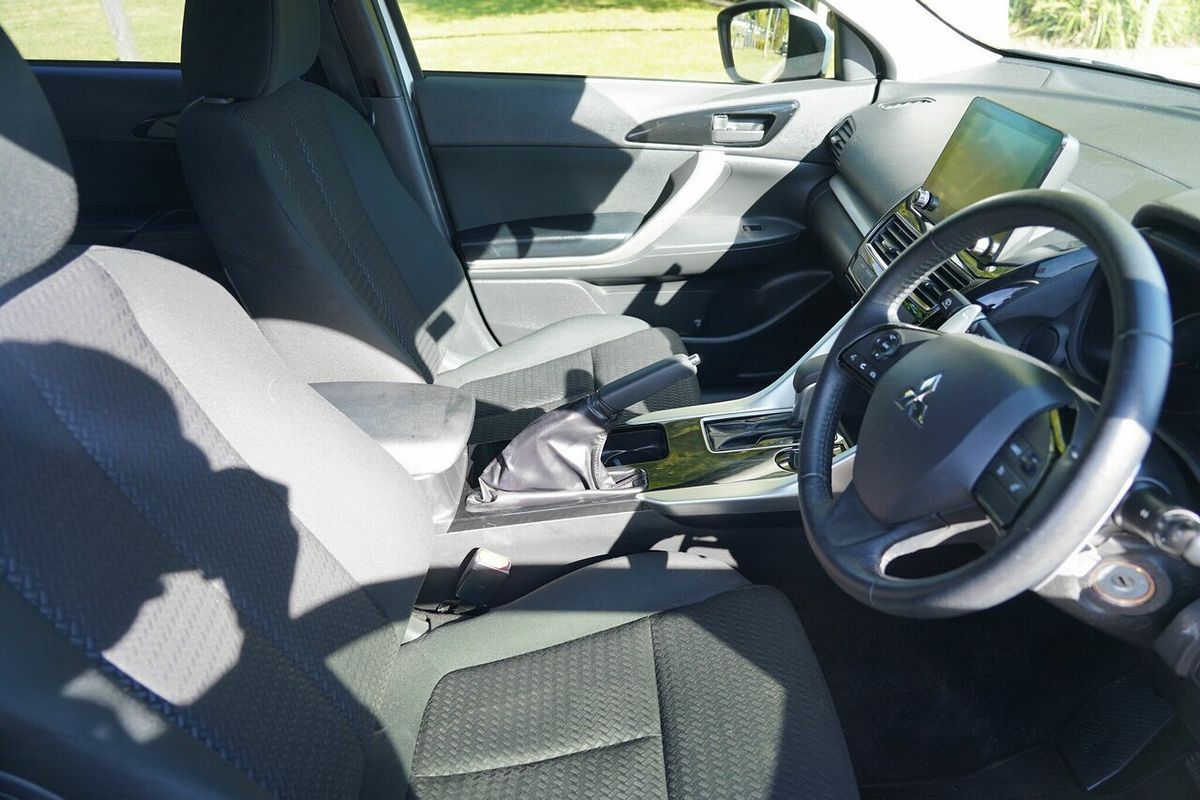 2022 Mitsubishi Eclipse Cross LS YB