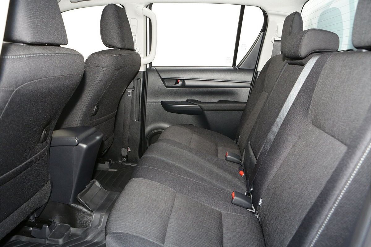 2025 Toyota Hilux SR GUN126R 4X4