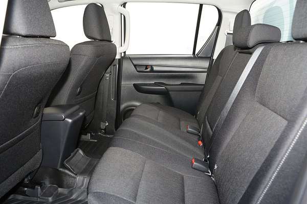 2025 Toyota Hilux SR GUN126R 4X4
