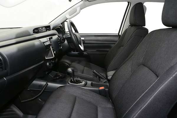 2025 Toyota Hilux SR GUN126R 4X4