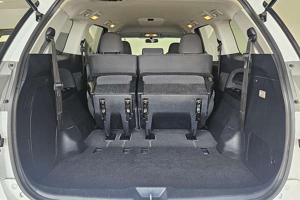 2016 Toyota Tarago GLi ACR50R