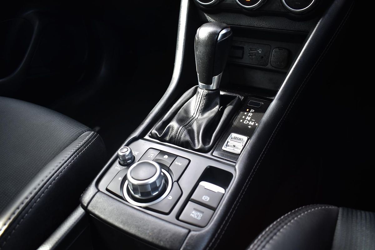 2023 Mazda CX-3 sTouring DK
