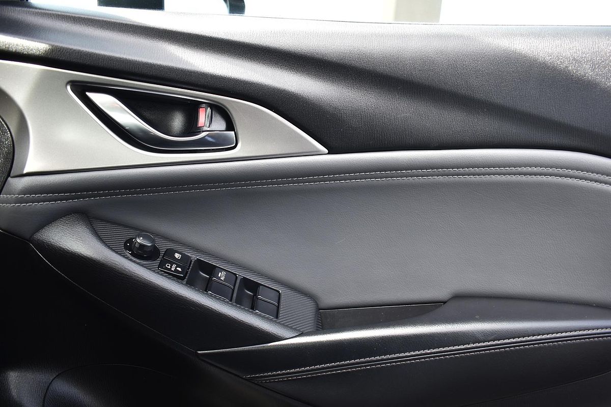 2023 Mazda CX-3 sTouring DK