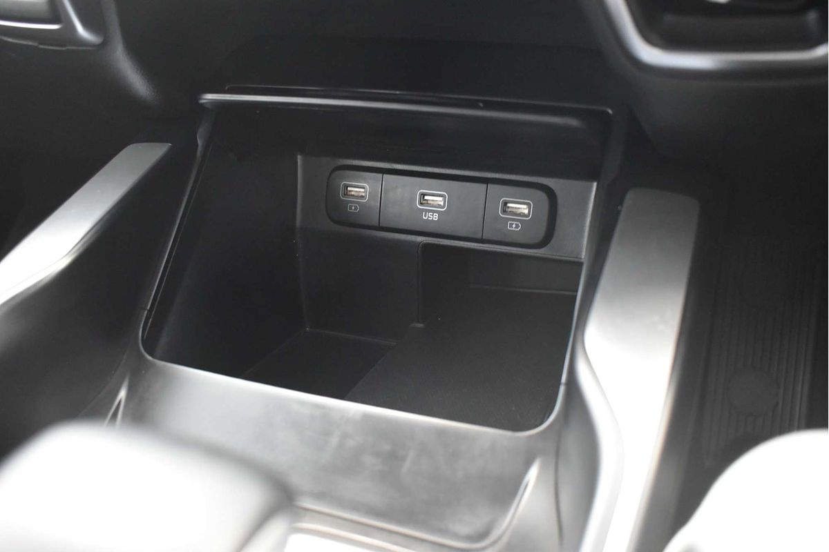 2023 Kia Sorento S MQ4