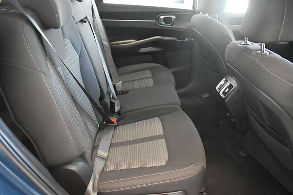 2023 Kia Sorento S MQ4
