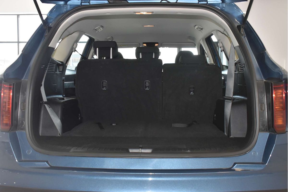 2023 Kia Sorento S MQ4