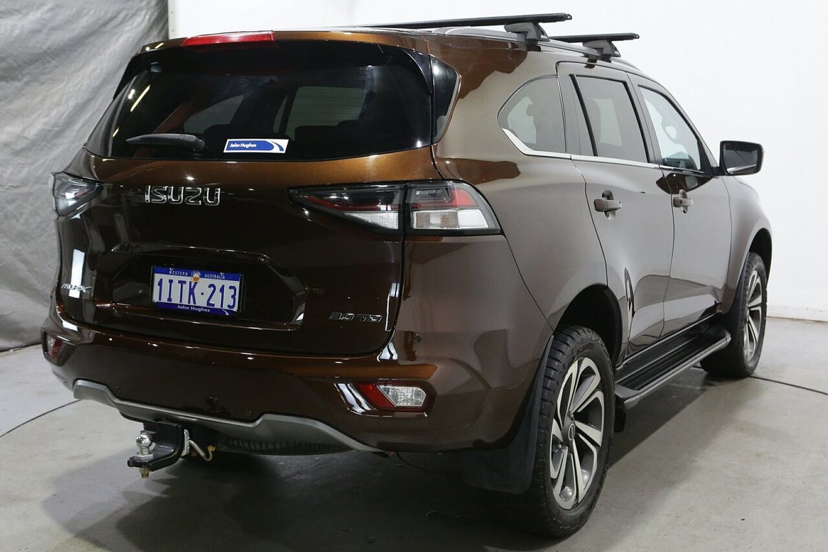 2022 Isuzu MU-X LS-T