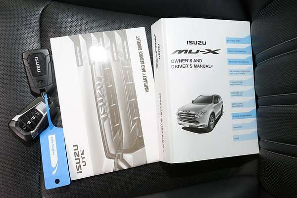 2022 Isuzu MU-X LS-T