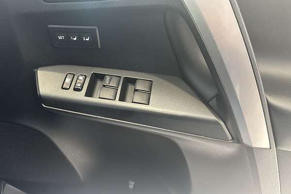 2017 Toyota RAV4 Cruiser ASA44R