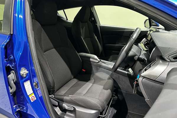 2019 Toyota C-HR  NGX10R