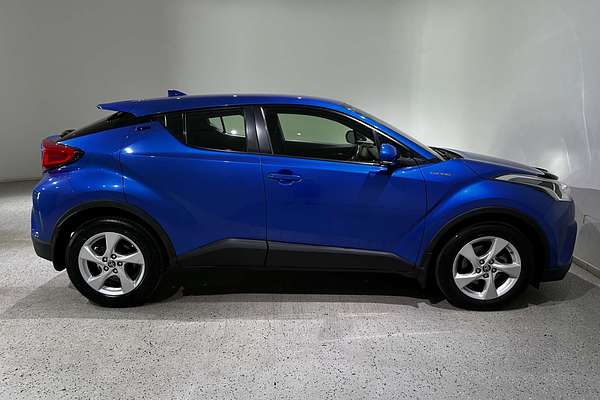 2019 Toyota C-HR  NGX10R