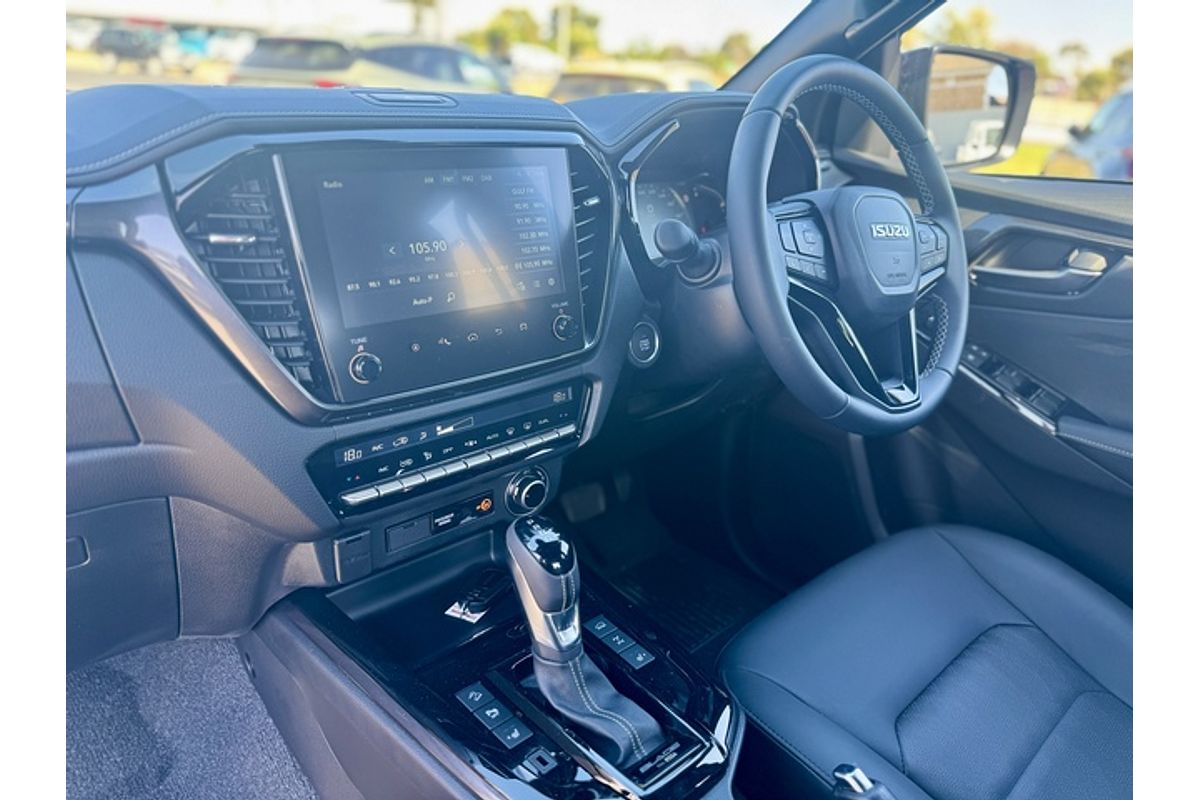 2024 Isuzu D-MAX BLADE 4X4