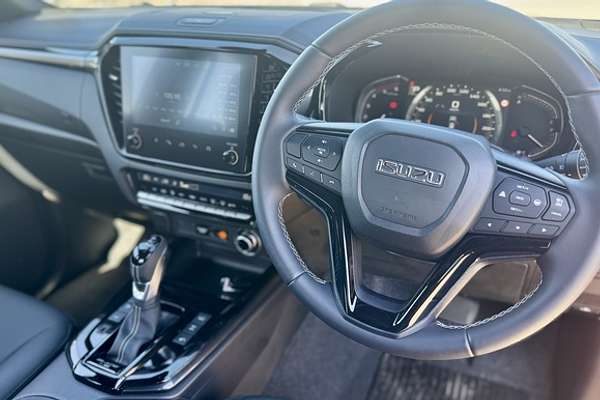 2024 Isuzu D-MAX BLADE 4X4