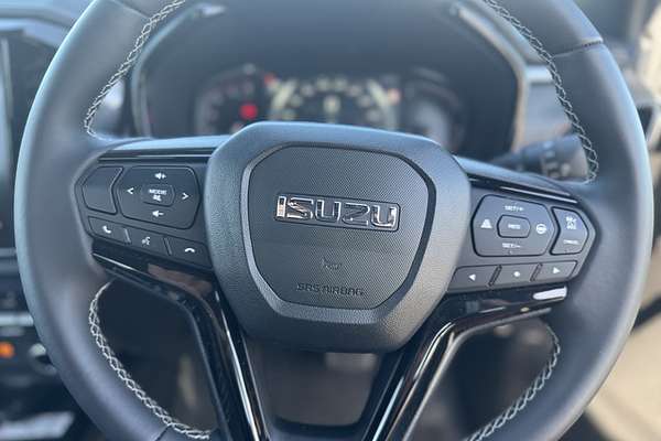 2024 Isuzu D-MAX BLADE 4X4