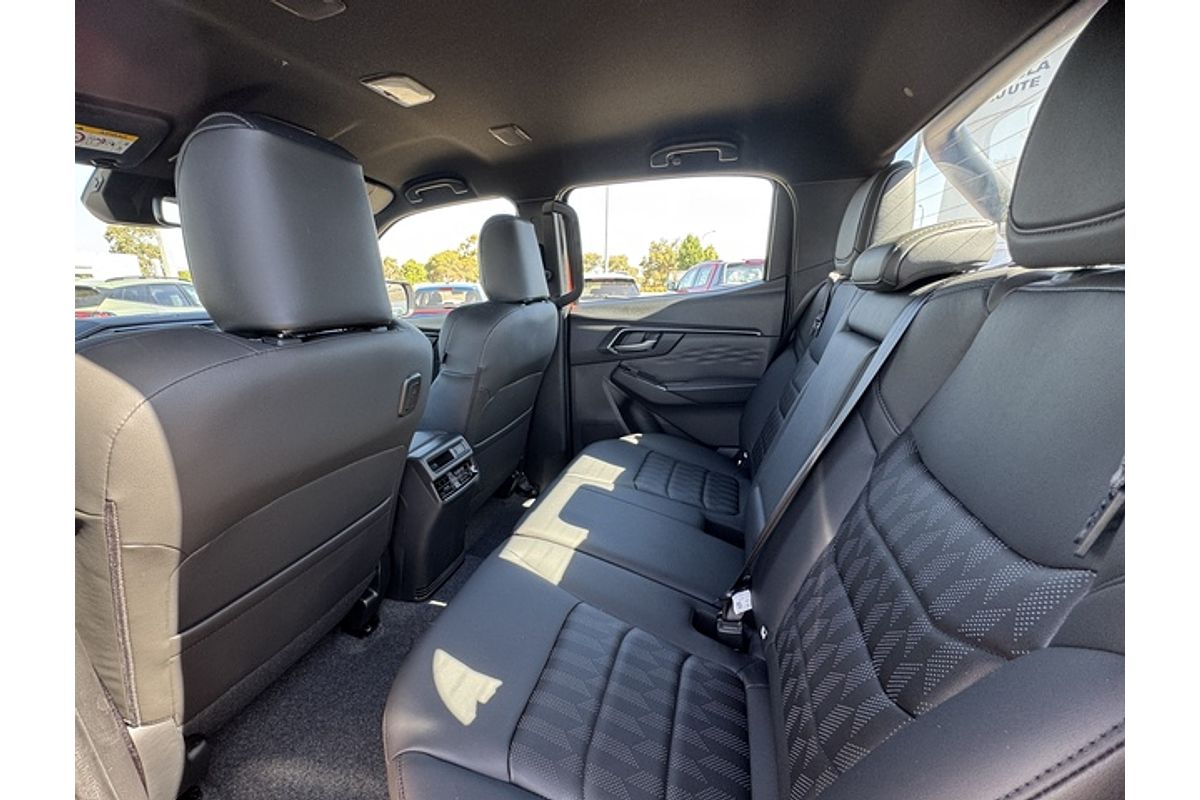 2024 Isuzu D-MAX BLADE 4X4