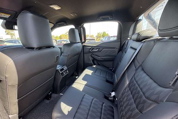 2024 Isuzu D-MAX BLADE 4X4