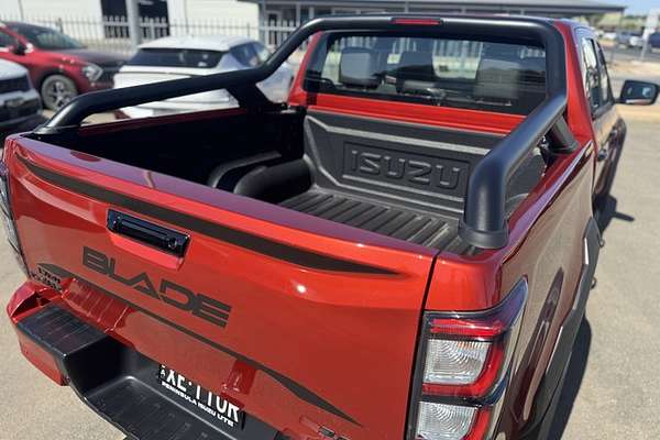 2024 Isuzu D-MAX BLADE 4X4