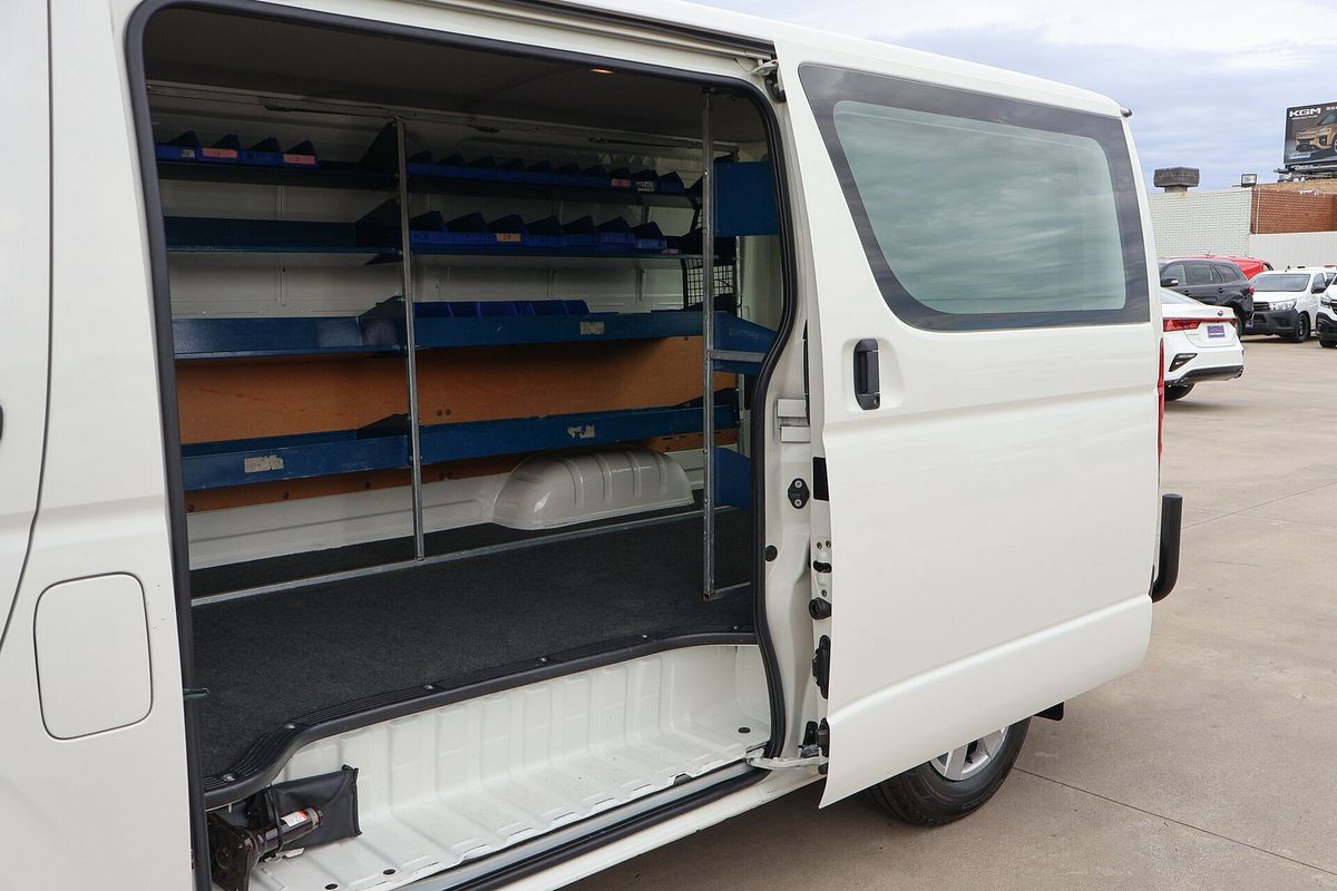 2018 Toyota Hiace TRH201R LWB