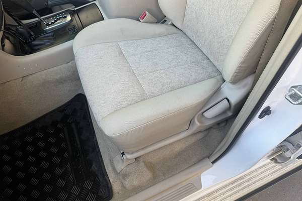 2002 Toyota Landcruiser GXL HDJ100R