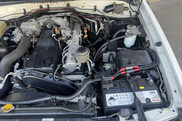 2002 Toyota Landcruiser GXL HDJ100R