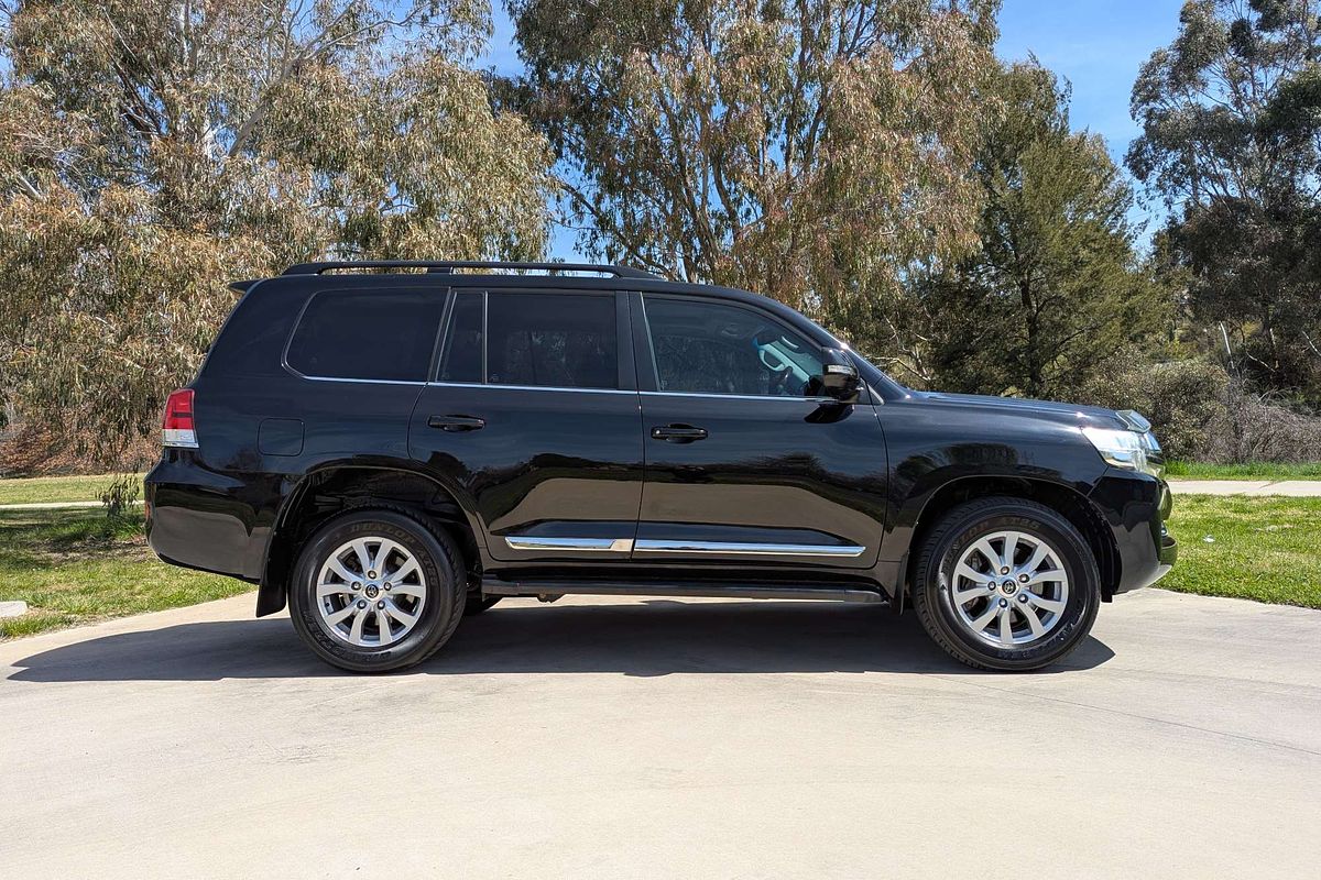 2016 Toyota Landcruiser Sahara VDJ200R