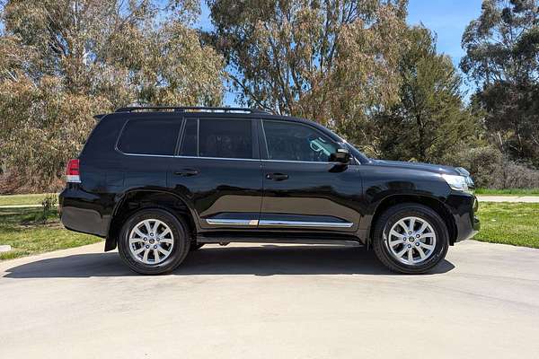 2016 Toyota Landcruiser Sahara VDJ200R