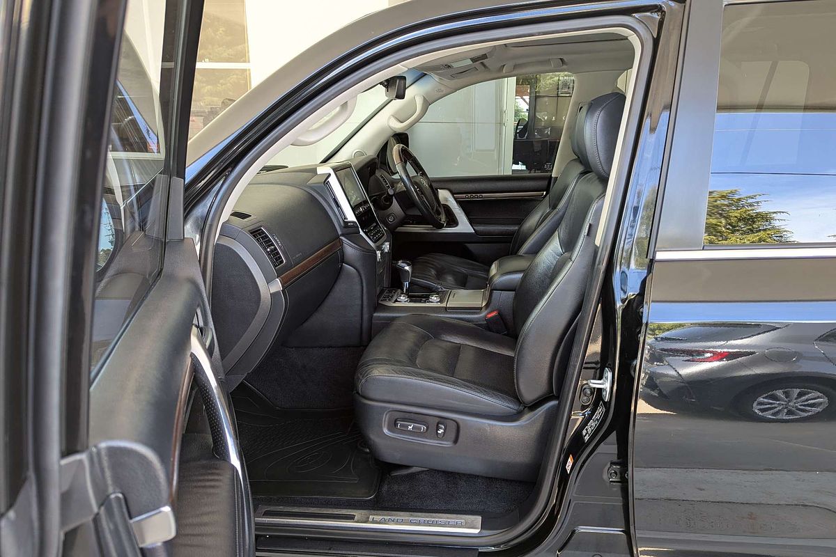2016 Toyota Landcruiser Sahara VDJ200R