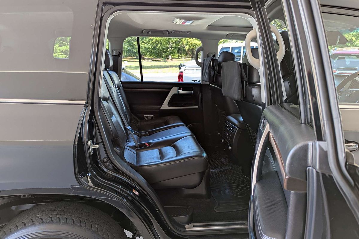 2016 Toyota Landcruiser Sahara VDJ200R