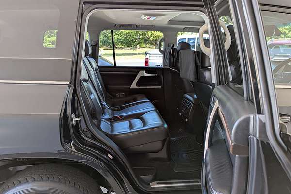 2016 Toyota Landcruiser Sahara VDJ200R
