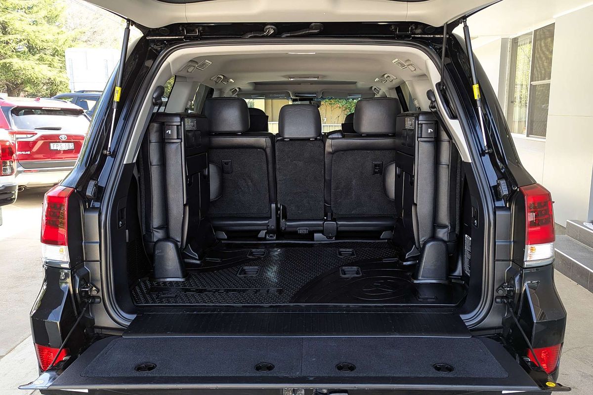 2016 Toyota Landcruiser Sahara VDJ200R