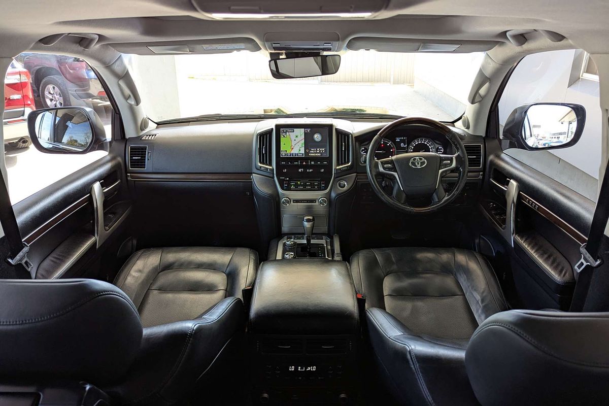 2016 Toyota Landcruiser Sahara VDJ200R