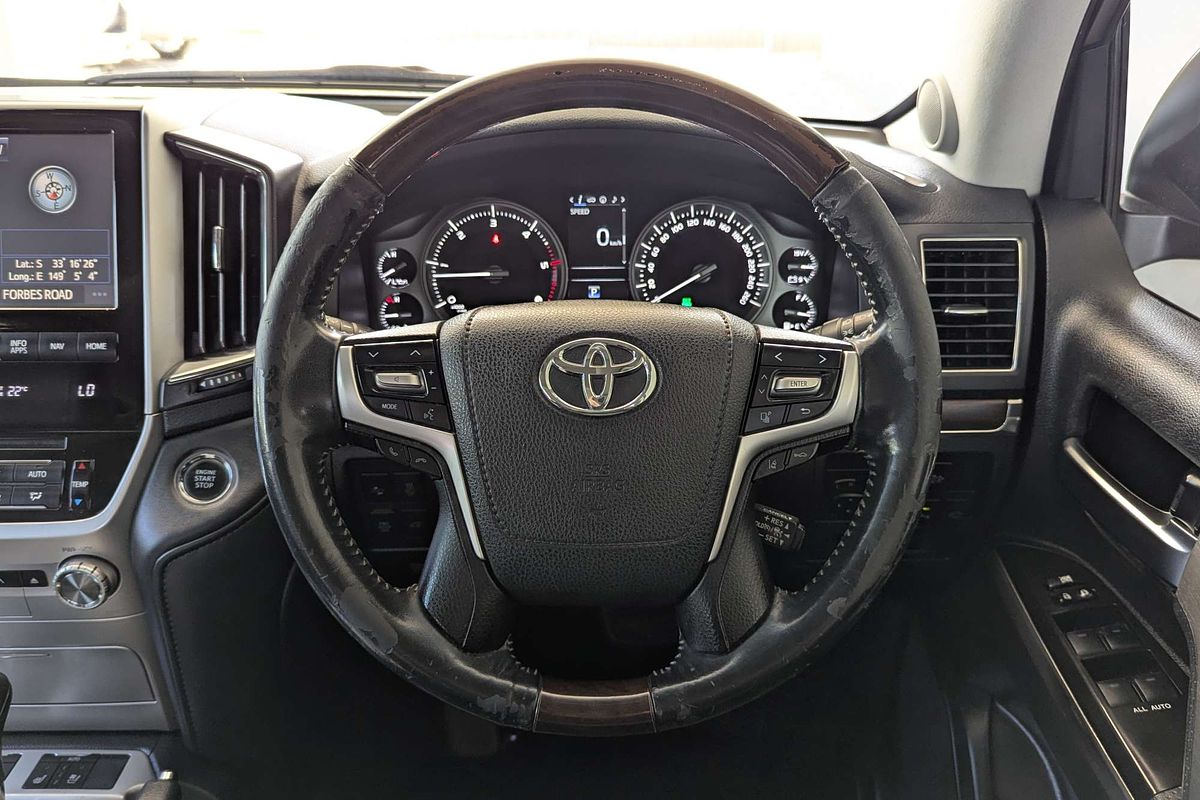 2016 Toyota Landcruiser Sahara VDJ200R
