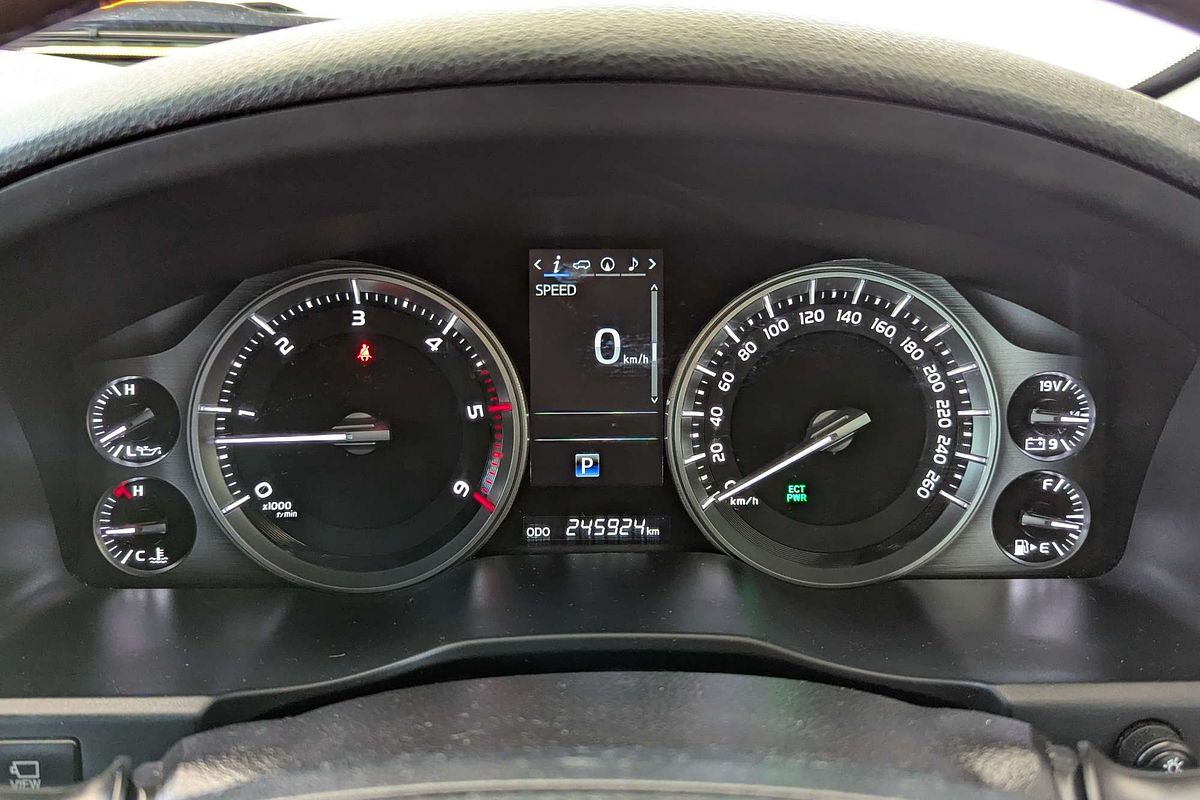 2016 Toyota Landcruiser Sahara VDJ200R