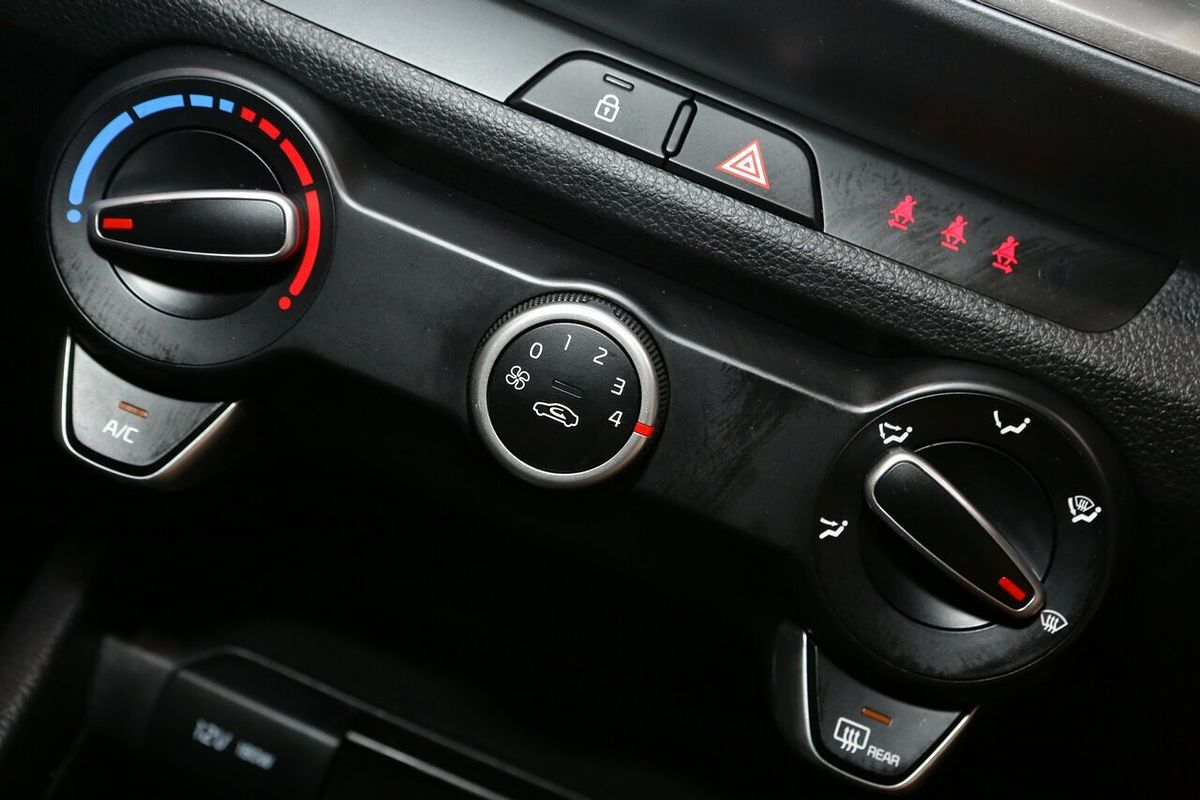 2024 Kia Stonic S YB