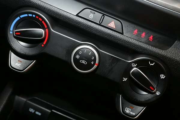 2024 Kia Stonic S YB